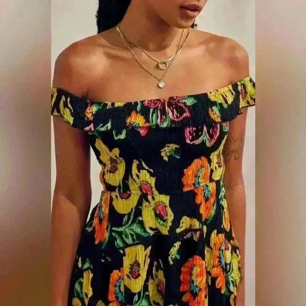 Urban Outfitters NWOT Aubrey floral off shoulder mini dress size medium